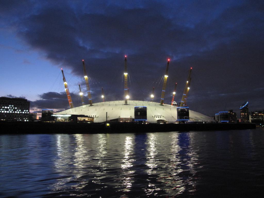 Canary Riverside Plaza Hotel Londra Dış mekan fotoğraf The O2, London
