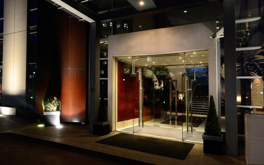 Canary Riverside Plaza Hotel Londra Dış mekan fotoğraf Entrance to the hotel