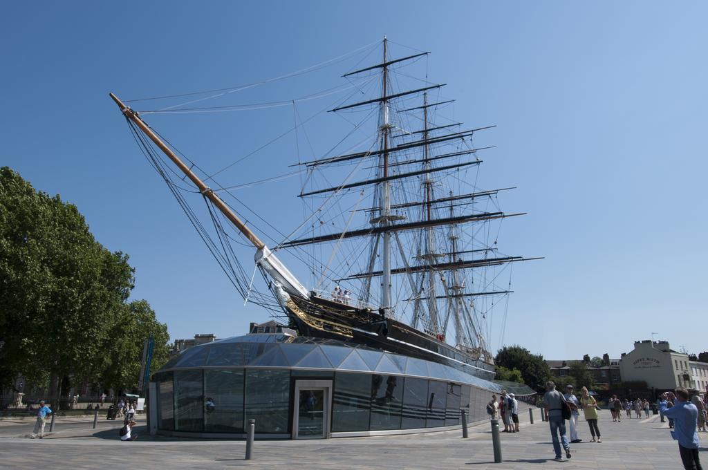 Canary Riverside Plaza Hotel Londra Dış mekan fotoğraf The Cutty Sark at Greenwich