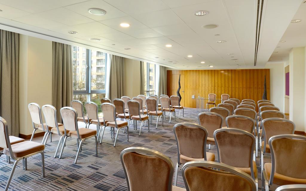 Canary Riverside Plaza Hotel Londra Dış mekan fotoğraf Meeting room
