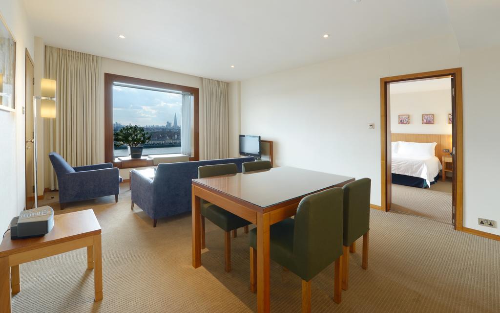 Canary Riverside Plaza Hotel Londra Dış mekan fotoğraf A suite at the InterContinental London - The O2