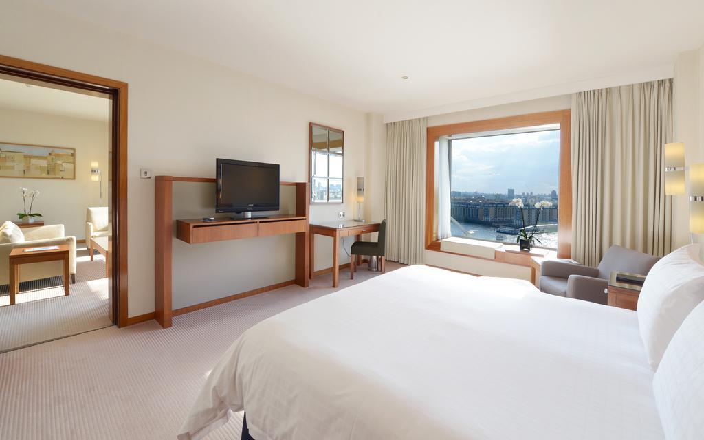 Canary Riverside Plaza Hotel Londra Dış mekan fotoğraf A room at the InterContinental London - The O2